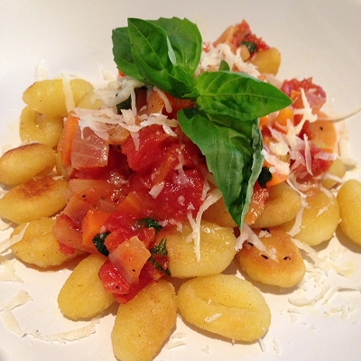 Krosse Gnocchi an Möhren-Tomatensauce (Vegetarisch)