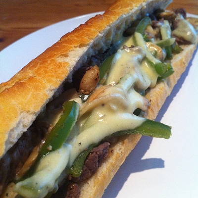 “Philadelphia Cheese Steak Sandwich” mit selbstgemachter Käsesauce