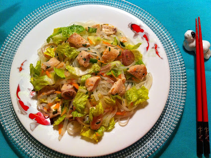 Thailändischer Hähnchen-Salat © Monika Cartwright