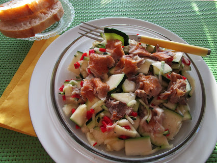 Zucchini salad with mackerel