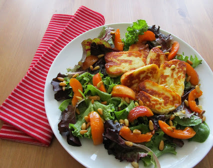 Lettuce with Halloumi and apricots © Monika Cartwright