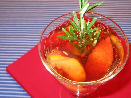 Rosé-Pfirsich-Cocktail © Monika Cartwright