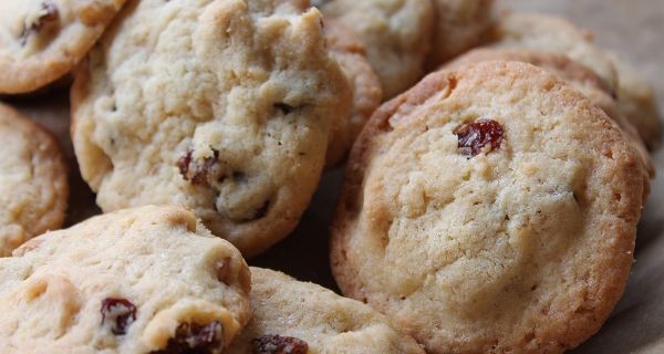 Nuss-Rosinen-Cookies