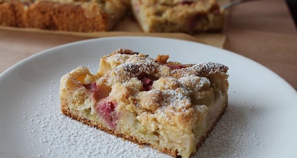 Rhabarber-Streuselkuchen vom Blech