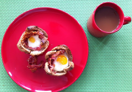 Toastmuffins mit Ei und Speck © Monika Cartwright