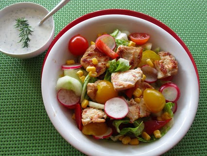 Gemischter Salat mit Putenbrust © Monika Cartwright