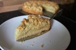 Simple & Easy Apple Crumble Pie